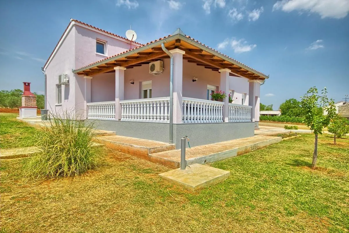Holiday Home Nina&Tea Pula