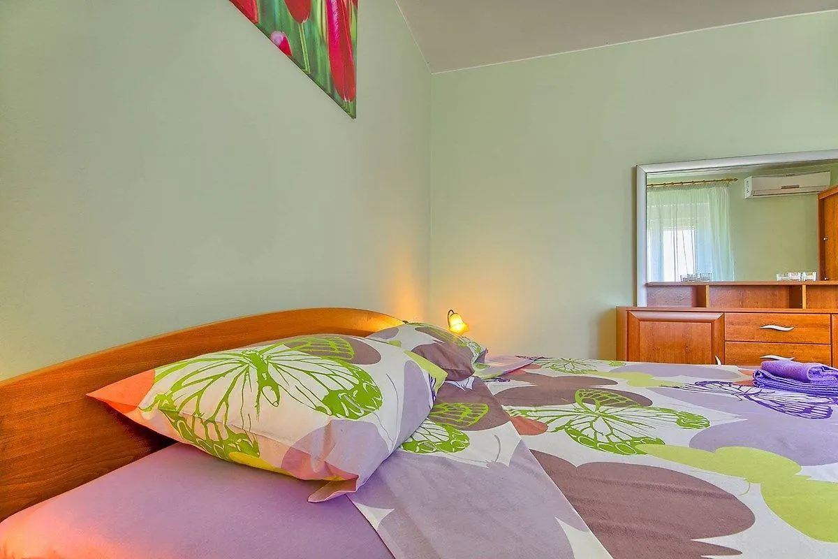 Holiday Home Nina&Tea Pula